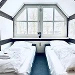 Cello Apartment- 4 Personen- Parkplatz- Waschmaschine Appartement Wolfsbourg